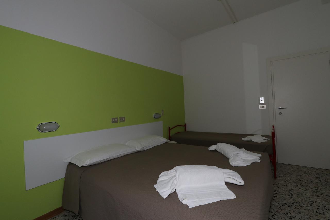Hotel Urano Cattolica Esterno foto