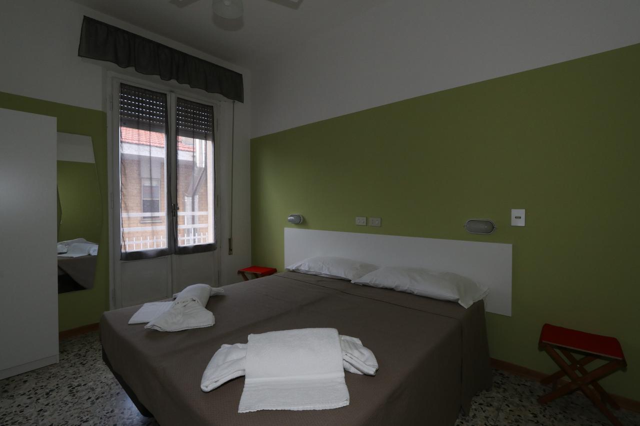 Hotel Urano Cattolica Esterno foto