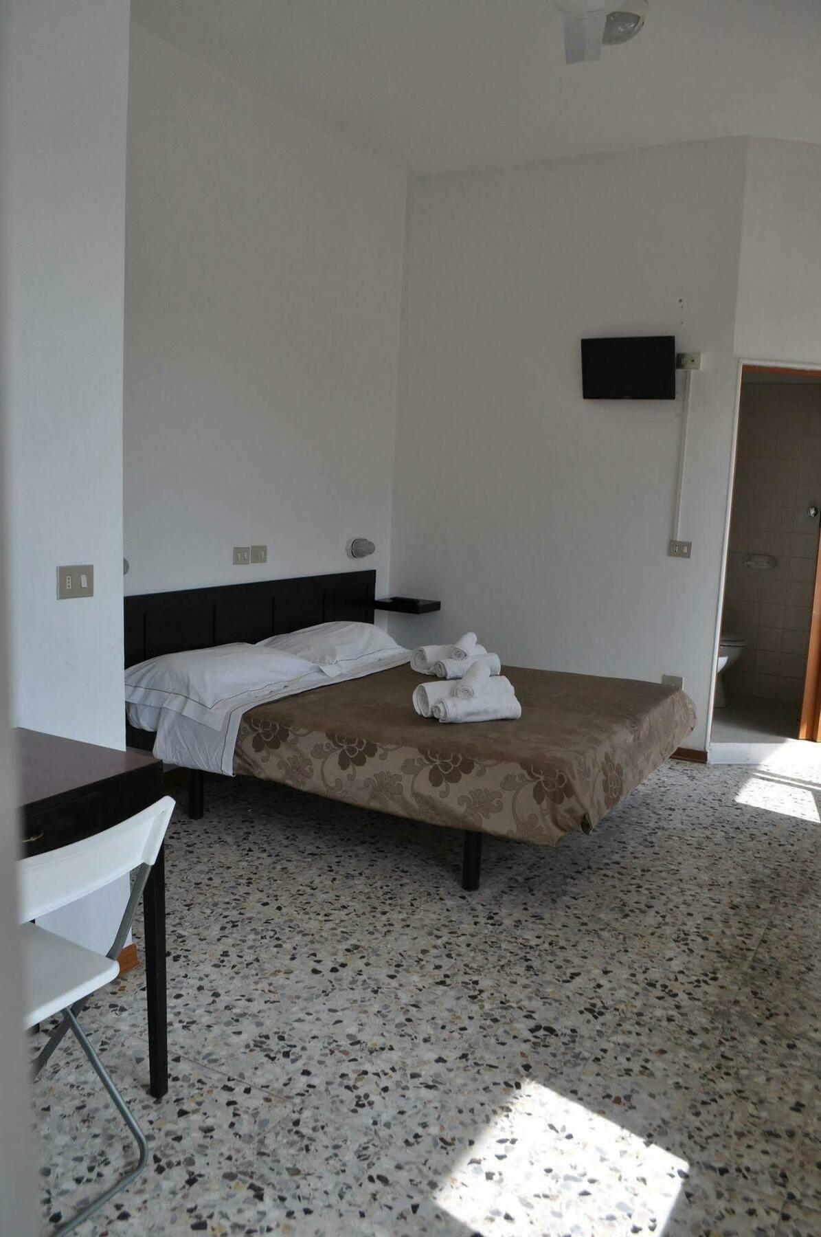 Hotel Urano Cattolica Esterno foto