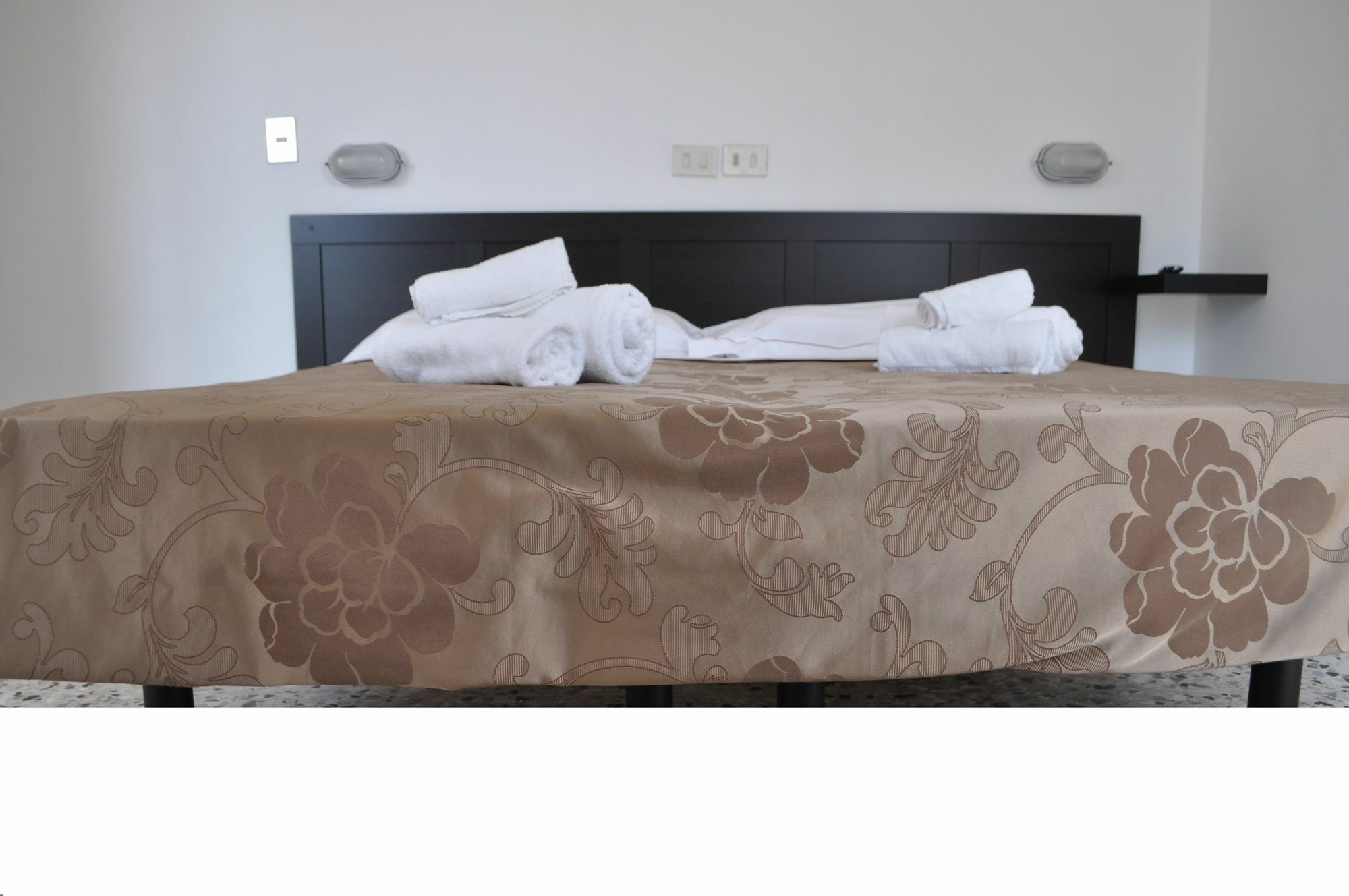 Hotel Urano Cattolica Esterno foto