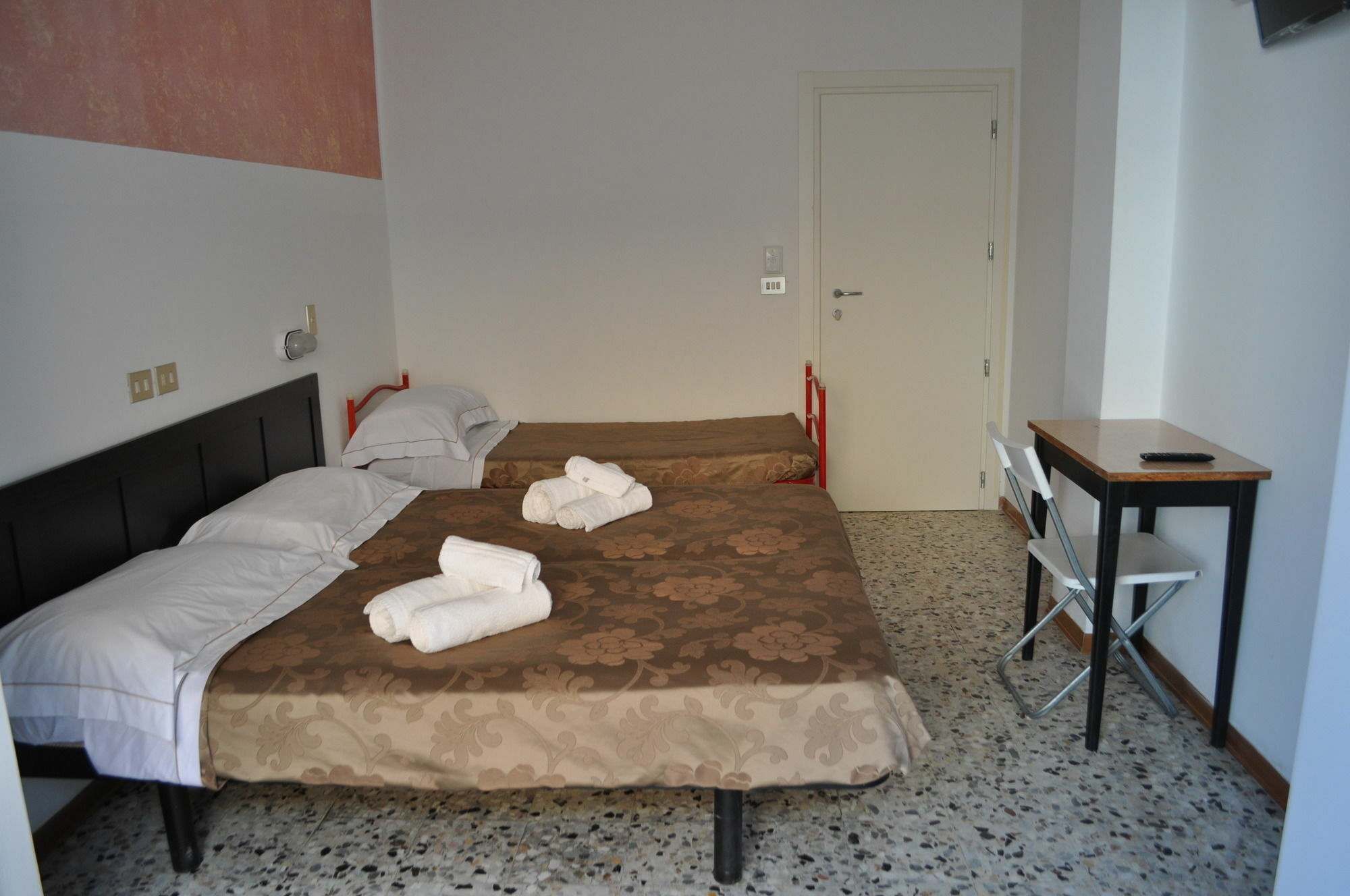Hotel Urano Cattolica Esterno foto