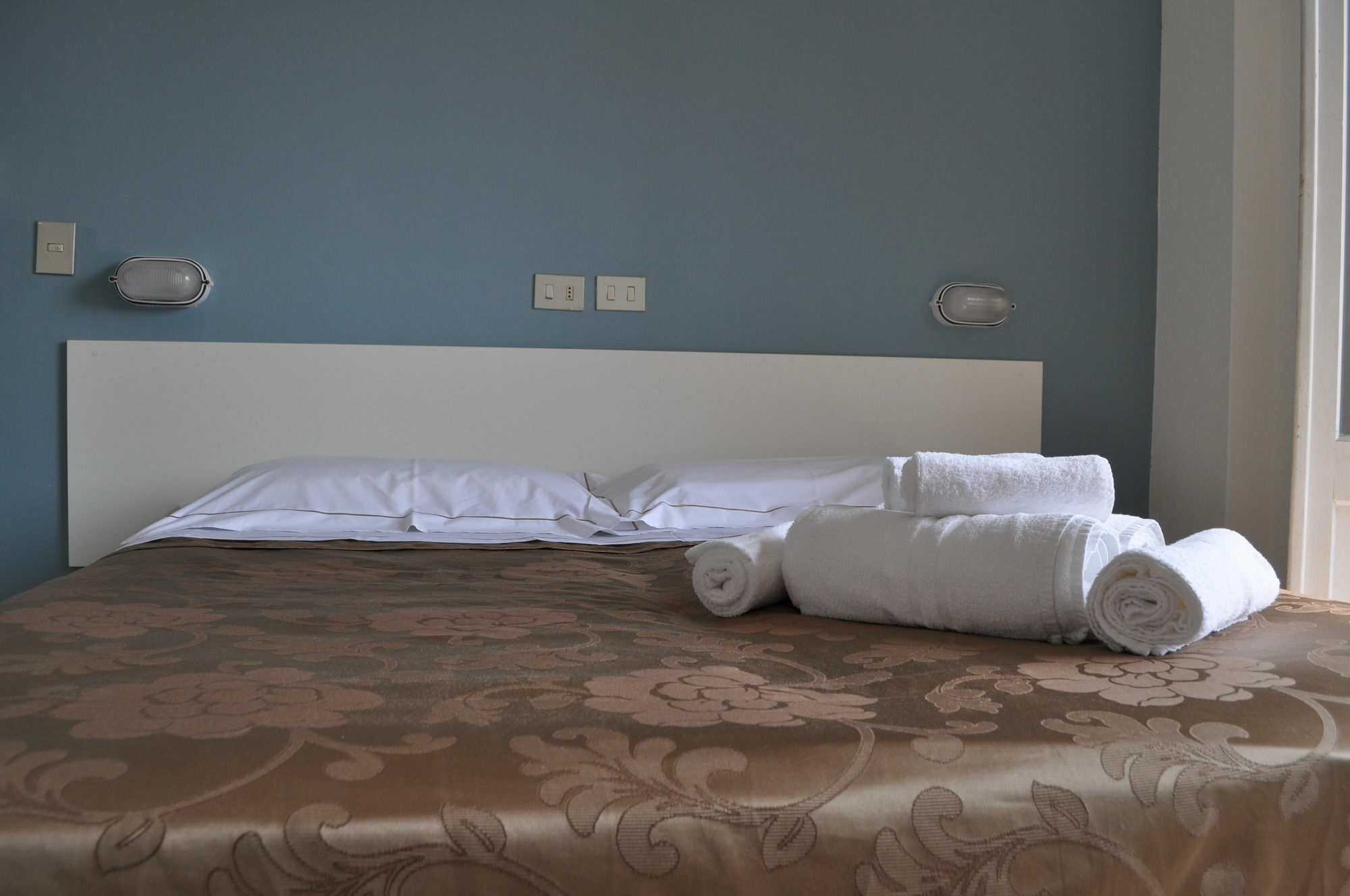 Hotel Urano Cattolica Esterno foto