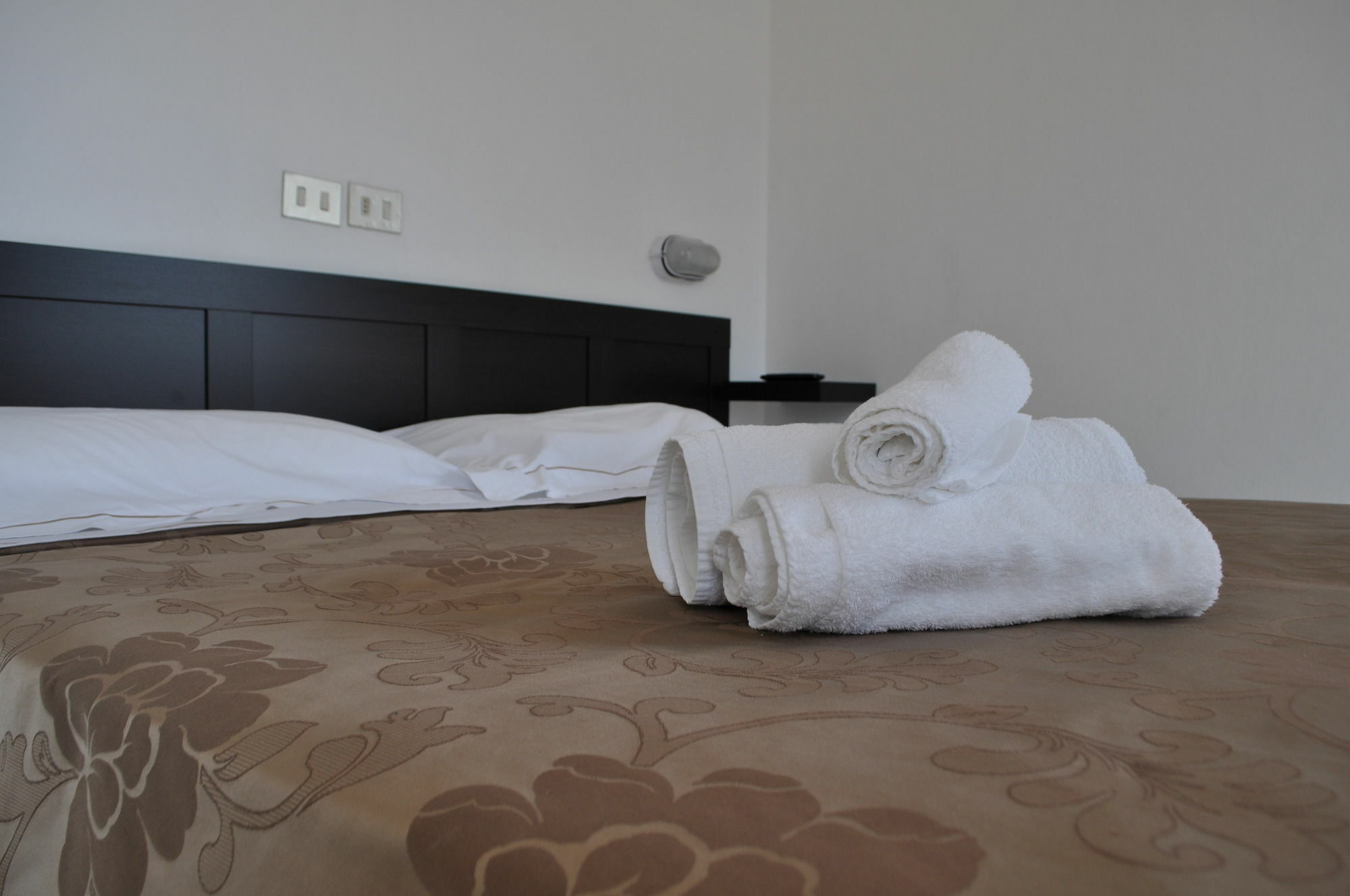 Hotel Urano Cattolica Esterno foto